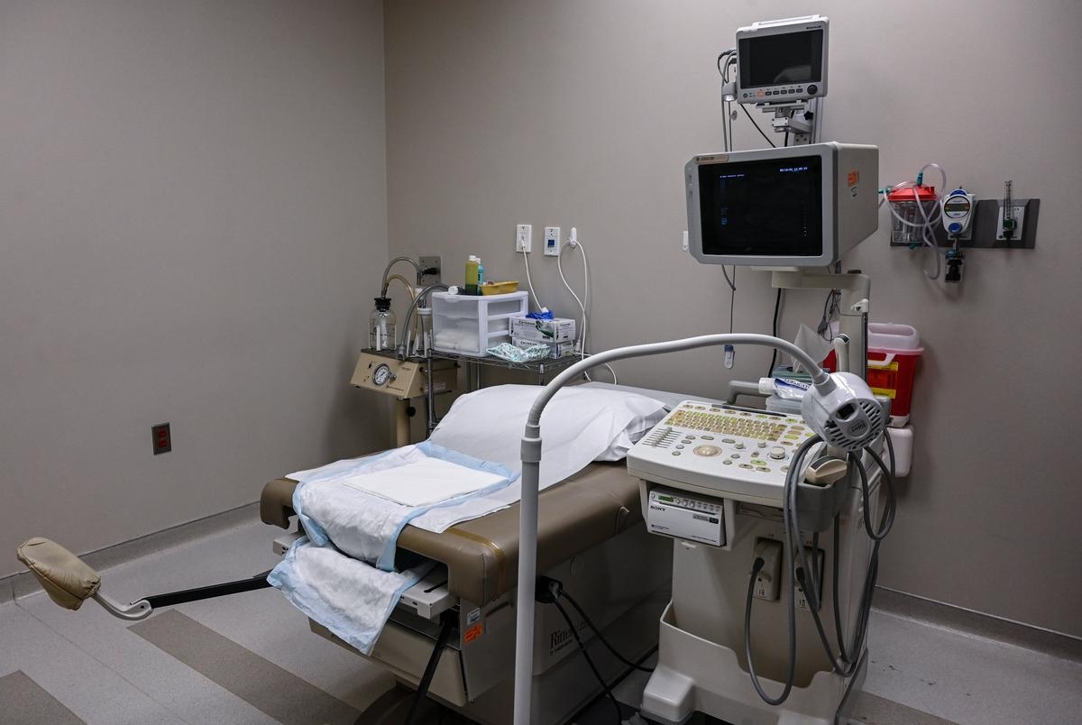 Abortion opponents laud bill that would clamp down on pill providers and out-of-state abortions
