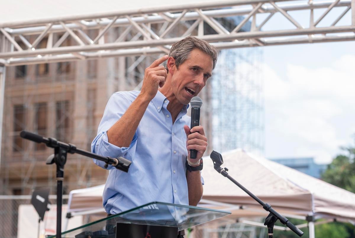 El Paso judge blocks Ken Paxton from taking legal action against Beto O'Rourke's political group