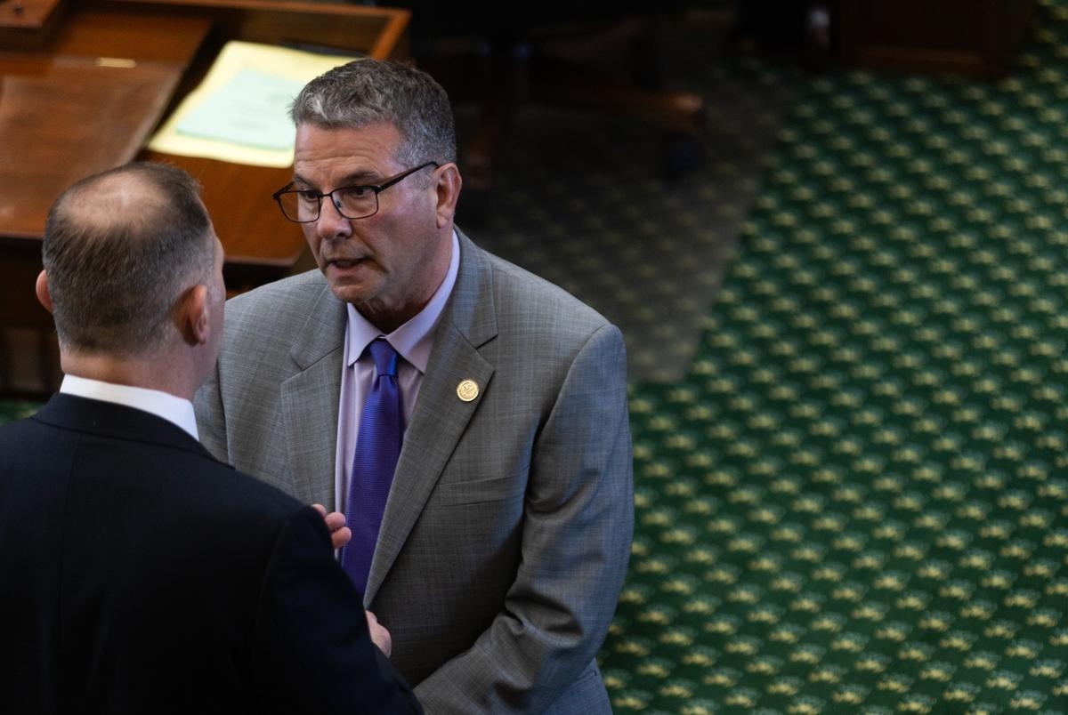 Lawmakers push to spend billions of dollars for water projects and debate which ones to prioritize
