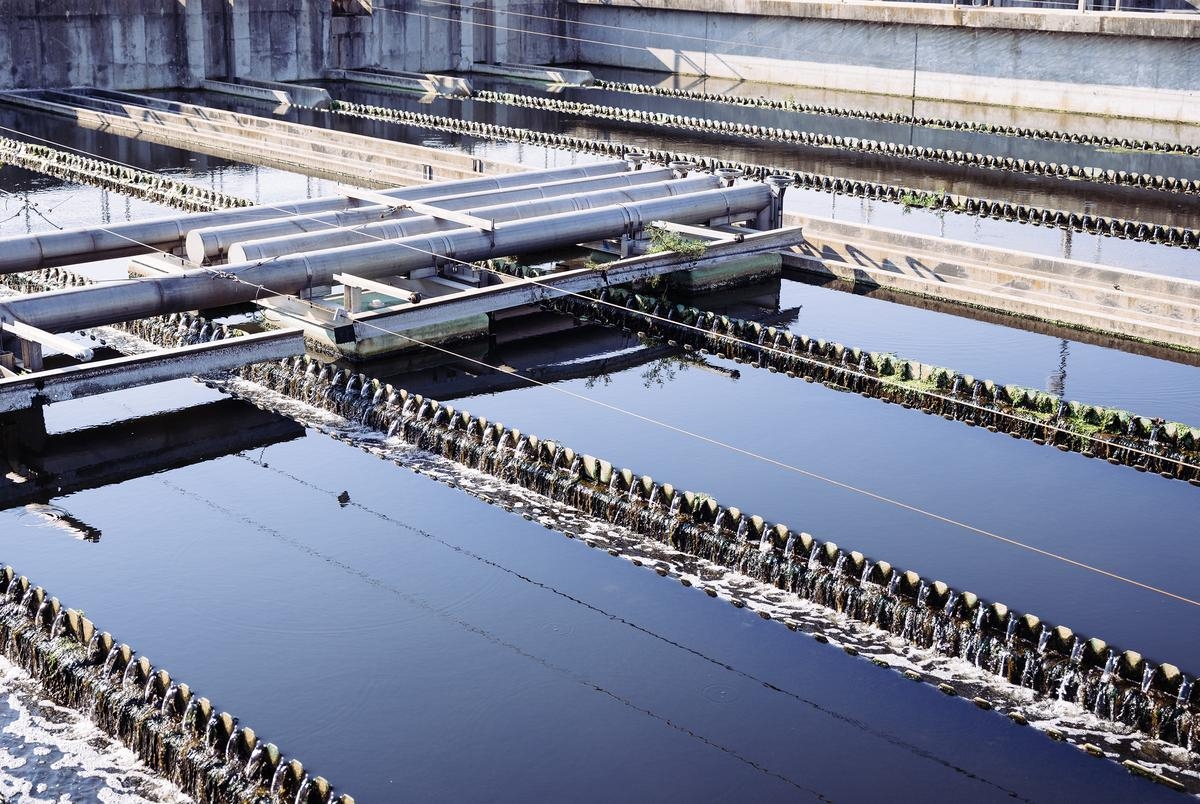 Lawmakers near deal to spend $20 billion over two decades on water crisis