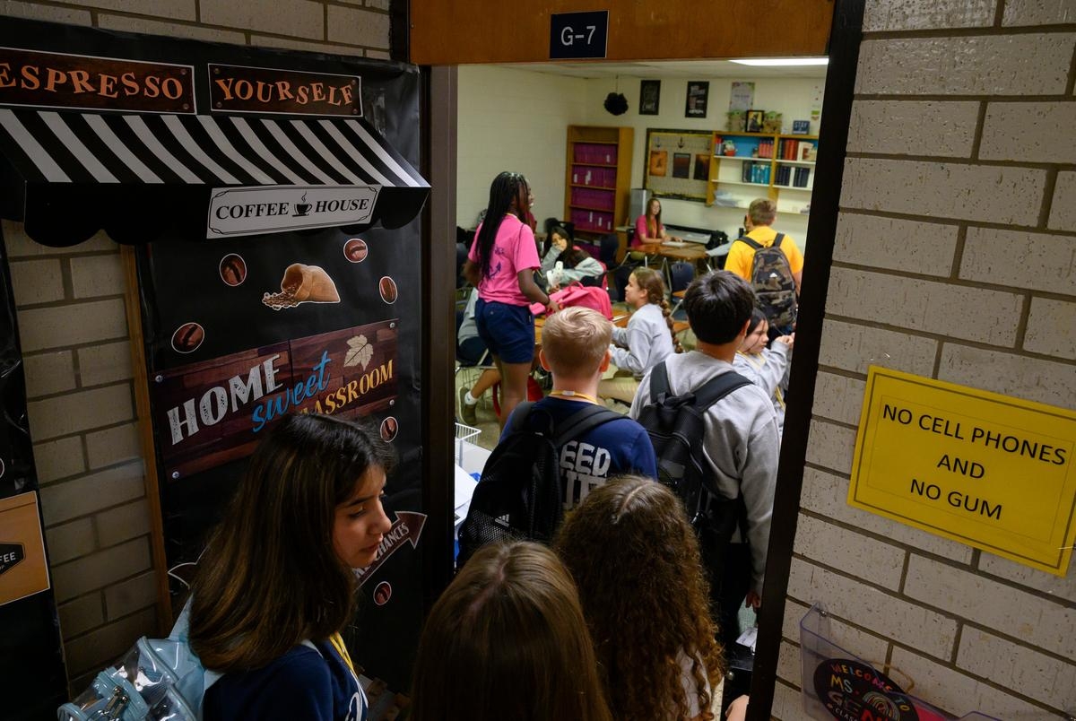 Bill that would ban cellphones in Texas public schools heads to Gov. Greg Abbott's desk