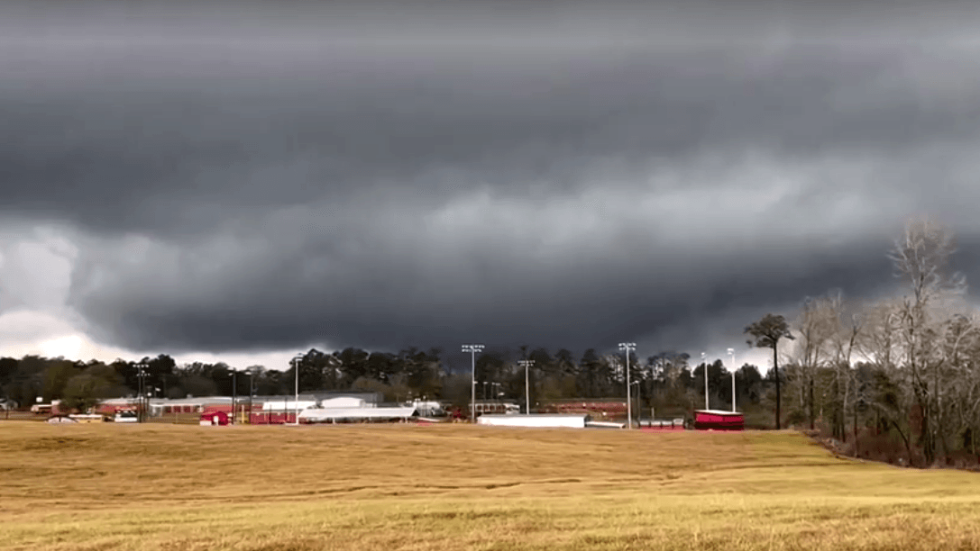 MS homes destroyed by possible tornado, 3 dead in storm aftermath: 'It was out of nowhere'