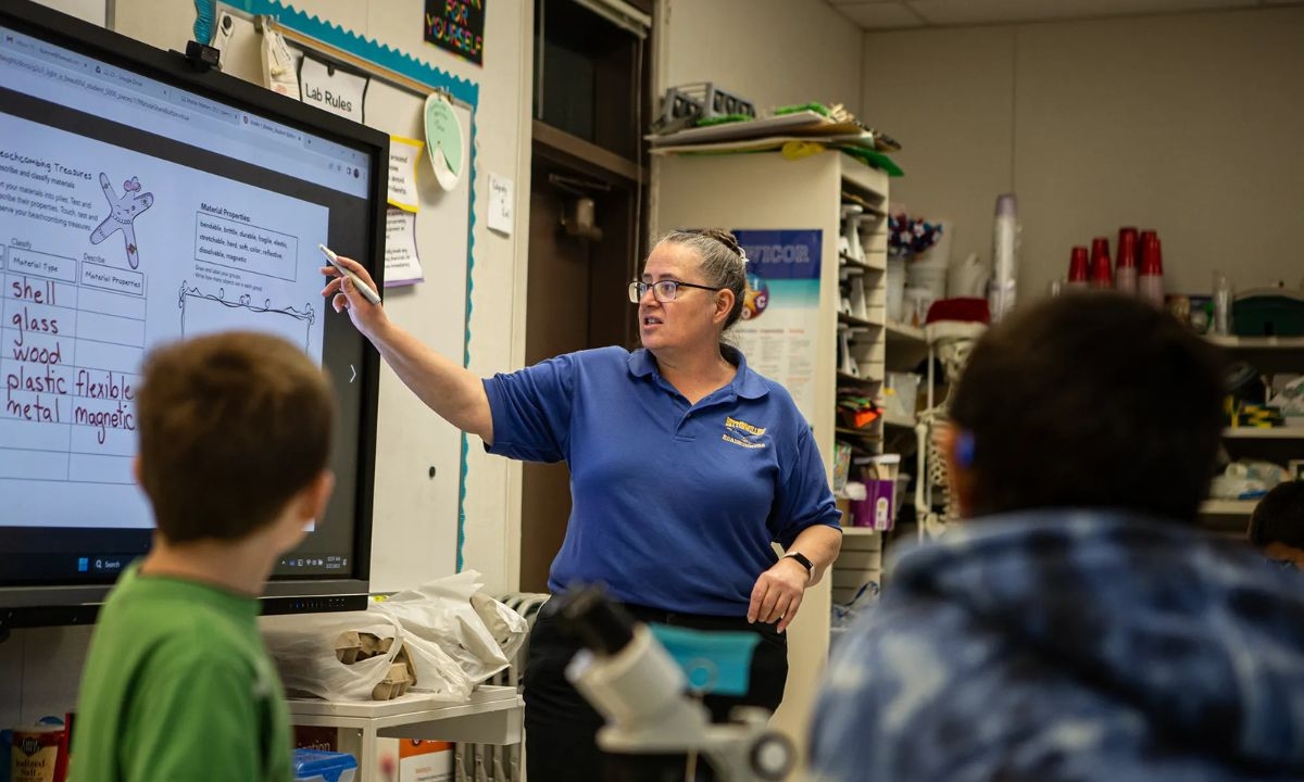 It's Expensive to Become a Teacher in California. This Bill Would Pay Those Who Try