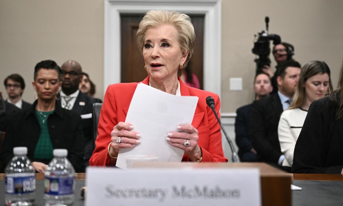 McMahon Takes Flak From Democrats, Republicans at Congressional Budget Hearing