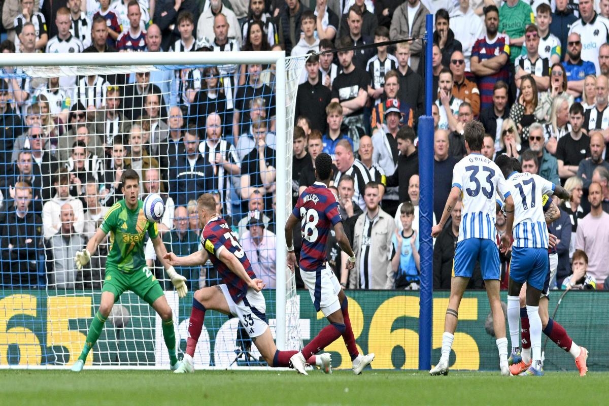 Minteh strike cancelled out amid VAR uproar at the Amex