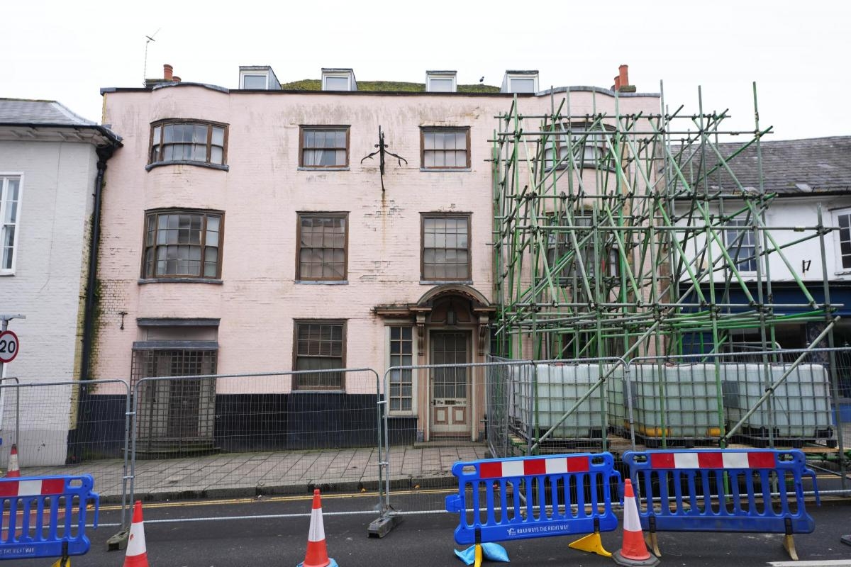 Council says "unsafe" Grade-II listed building has been made secure