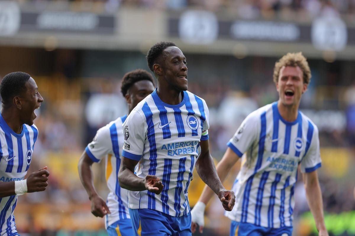 Boss praises ten-goal Welbeck - and medical team who keep his striker on the pitch