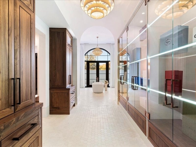 Check out $13.5M Paradise Valley home bought by Barrio Queen's former owners