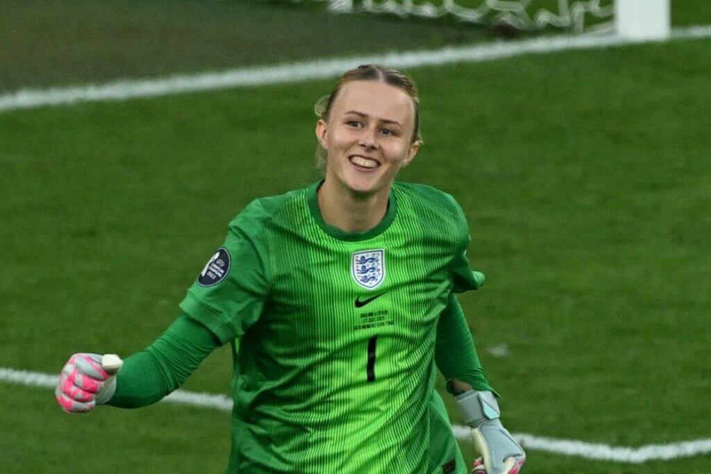 Hannah Hampton threw Spain goalkeeper Cata Coll's notes into crowd during 2025 Euro final penalty shoot-out