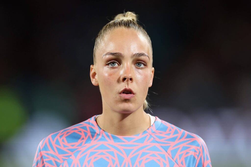 Ellie Roebuck joins Aston Villa after Barcelona exit