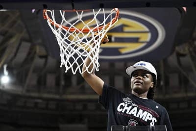 Women's college basketball's post-transfer top 25: Is UConn still on top? Did LSU jump?