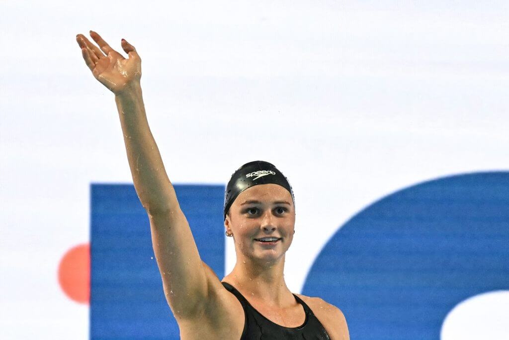 For Summer McIntosh, a record swim and fourth gold cap superb world championships