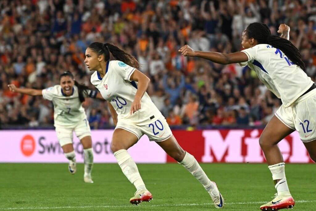 Euro 2025 roundup: Goals aplenty while wingers dominate and defences struggle