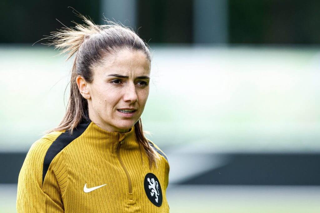 Netherlands midfielder Danielle van de Donk joins London City Lionesses from Lyon