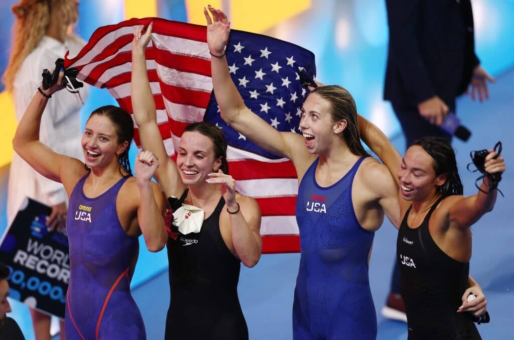 U.S. women's medley relay, in final race of worlds, sets record to win gold-medal battle