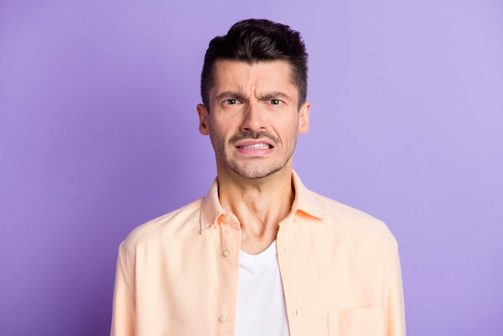 14 Signs The Man You Love Is Emotionally Unavailable