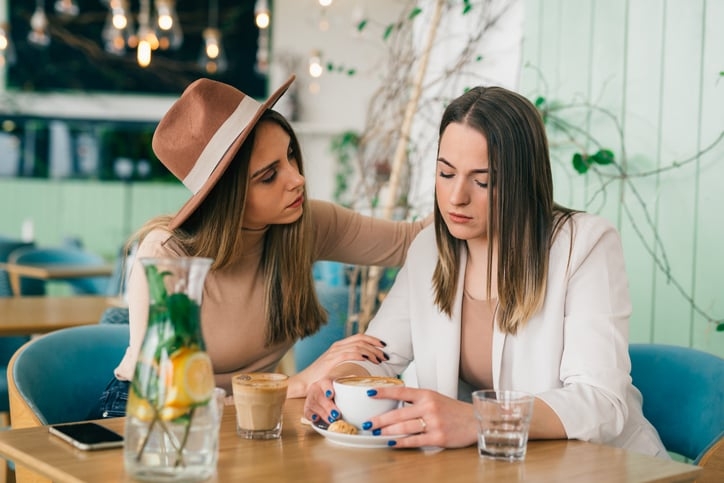 13 Sad Signs Your Friendships Are All Superficial
