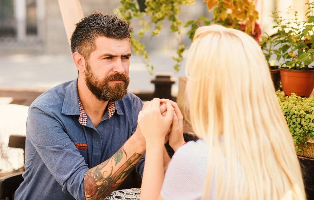 Women Who Always Get Played By Men Ignore 15 Red Flags