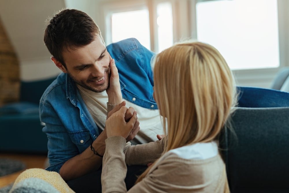 14 Manipulation Tactics That Look Like Love At First