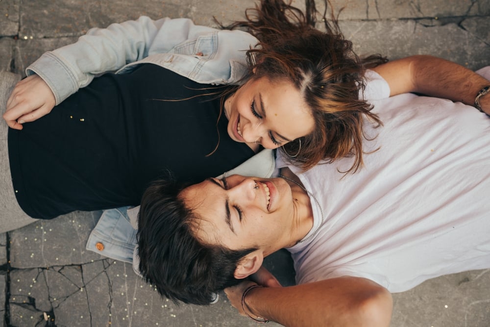 15 Red Flags You're Being Love-Bombed By Someone Dangerous