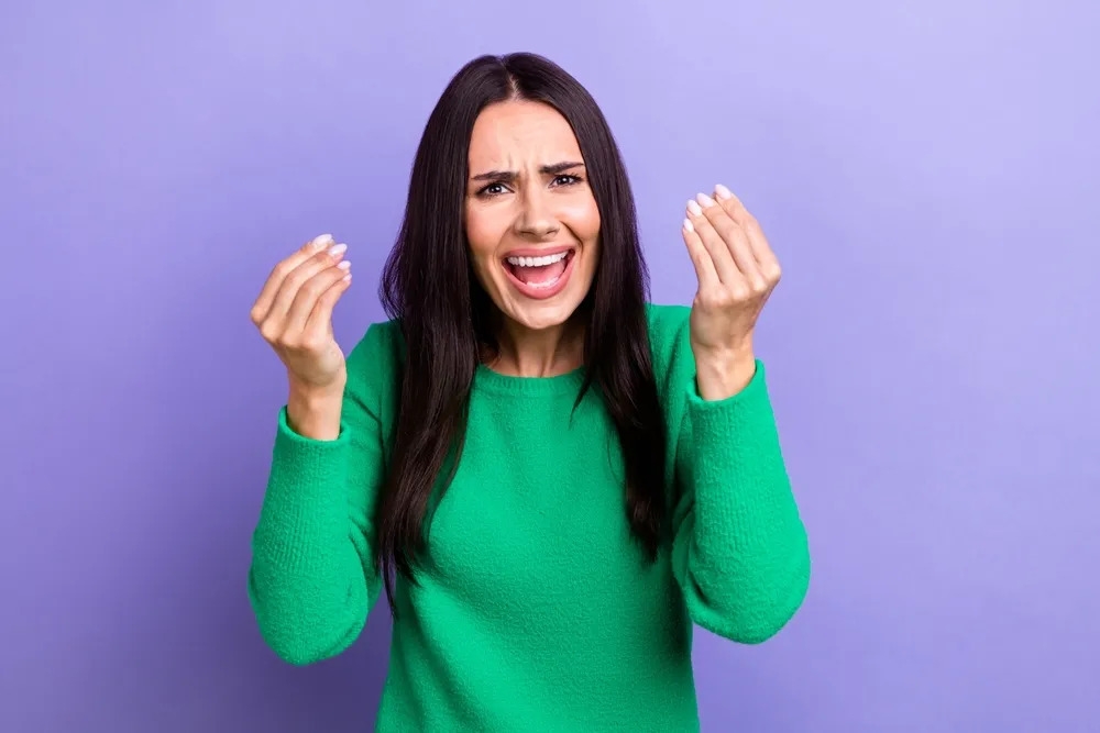 15 Gaslighting Red Flags Most People Totally Miss