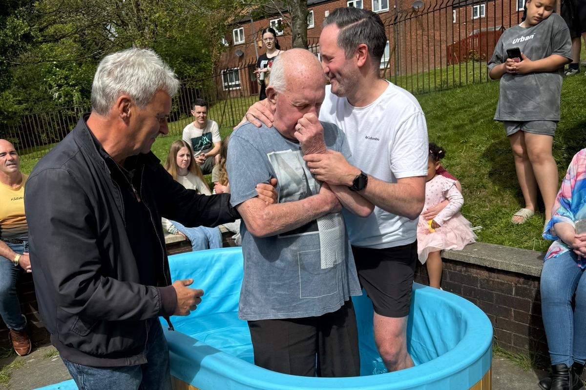 'It was absolutely wonderful': Royal Navy veteran gets baptised at Bolton boozer