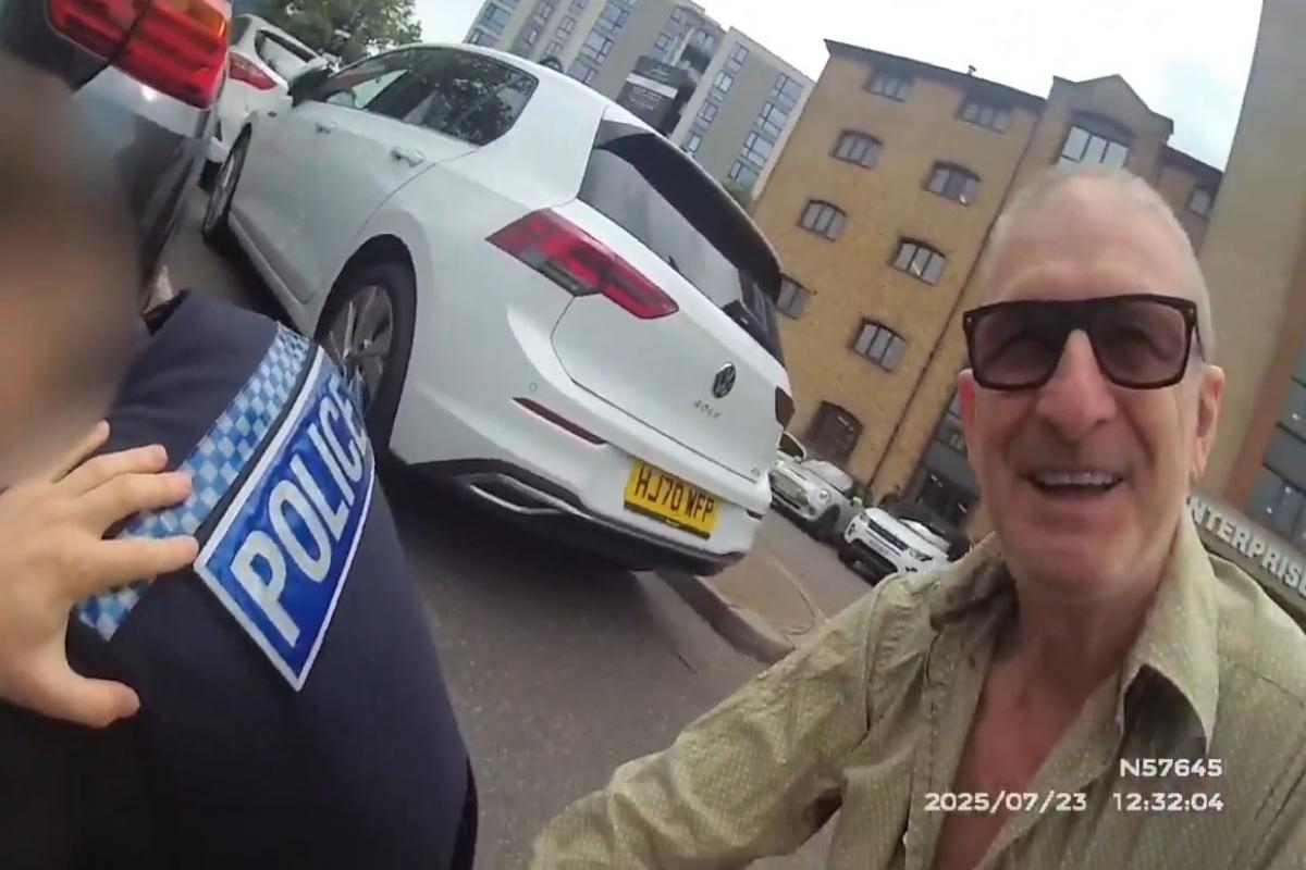 Legendary TV copper helps real-life colleagues arrest shoplifter
