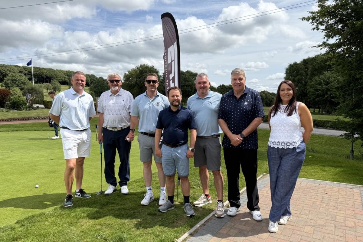 Former Wanderers manager joins more than 100 golfers for fundraiser