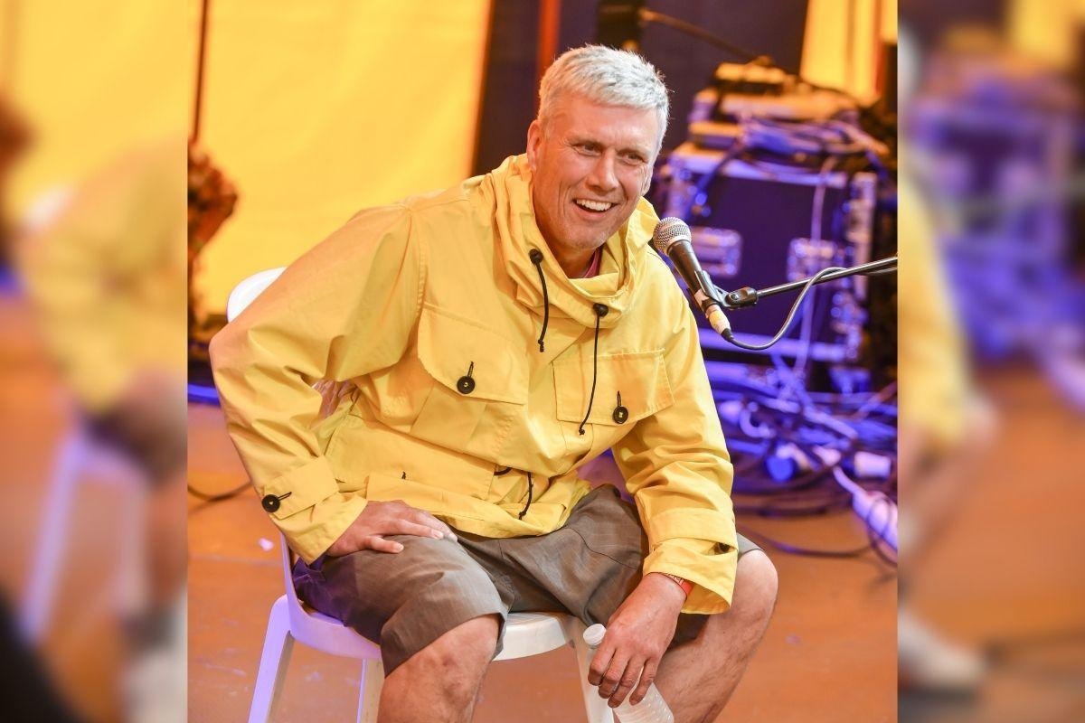 90s 'Madchester' legend back on stage in Bolton as headline star of ball