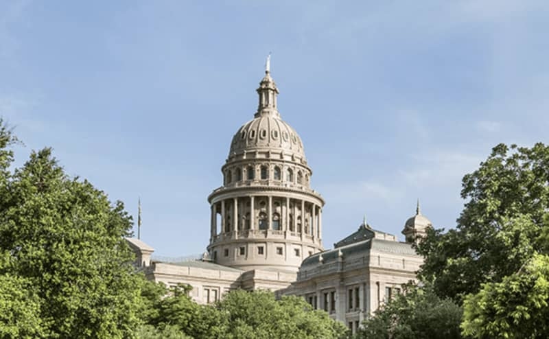 Texas loses first round in court battle over 10 Commandments in schools