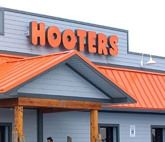 Hooters files for bankruptcy. How many Hooters are left in Ohio, NKY? What we know