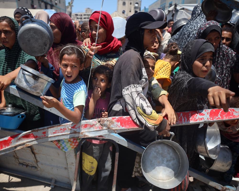 Israel accused of arming Palestinian gang who allegedly looted aid in Gaza