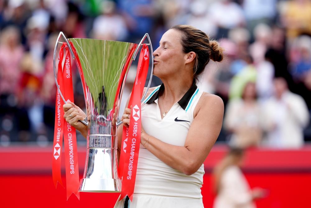 Tatjana Maria outwits Anisimova to complete Queen's Club fairytale aged 37