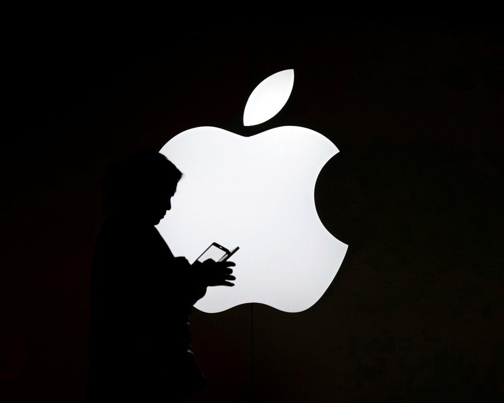 Apple quietens Wall Street's fears of China struggles and slow AI progress
