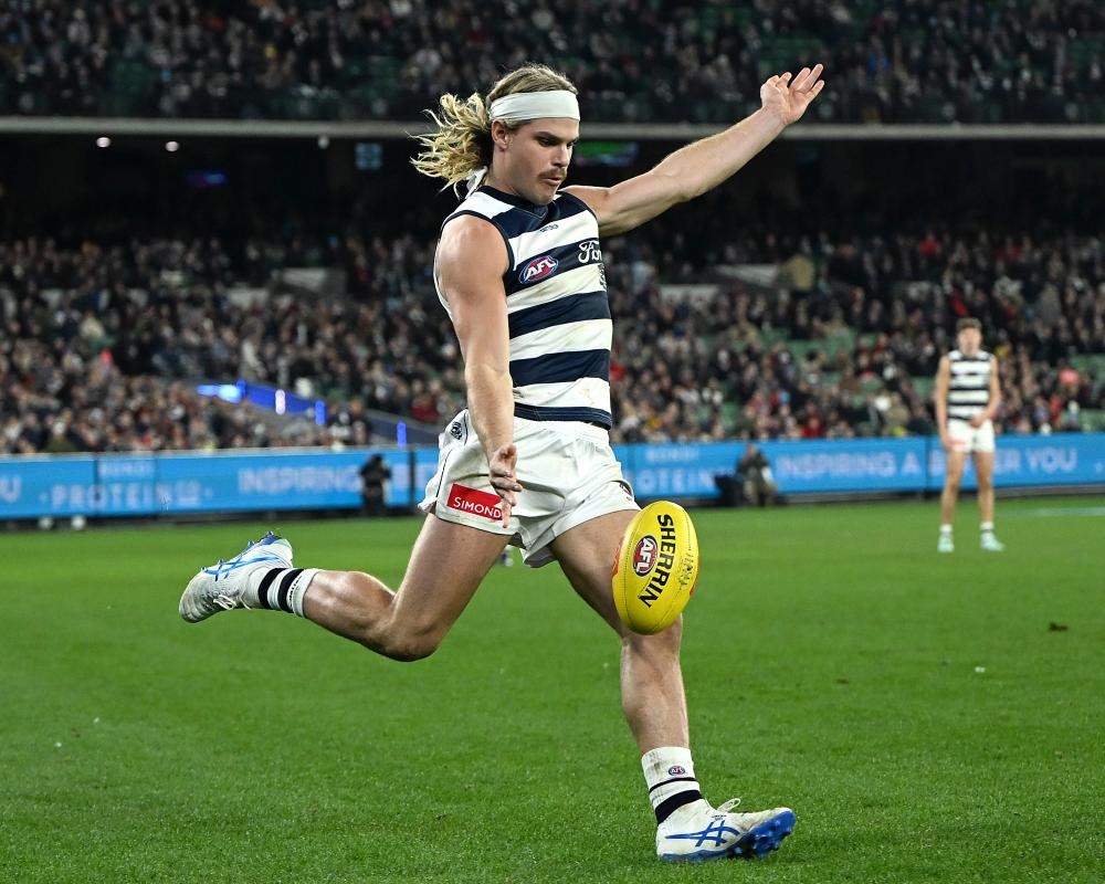 Bailey Smith hits the right note at Geelong but he is no showstopper