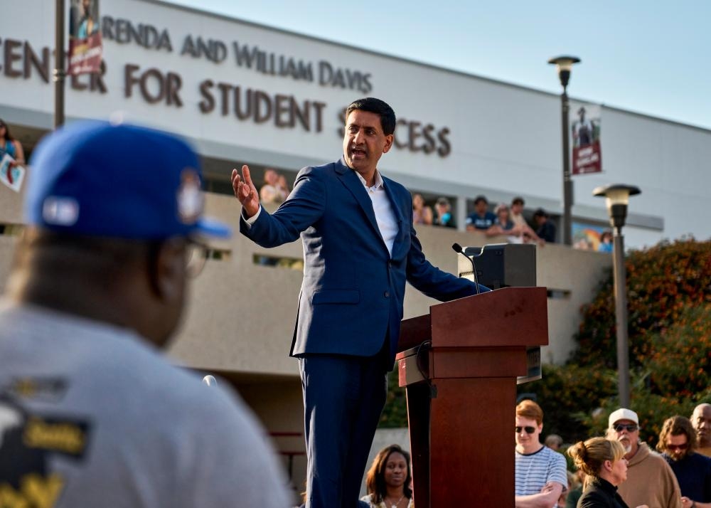 Ro Khanna calls on Democrats to reclaim identity as ‘the anti-war party'