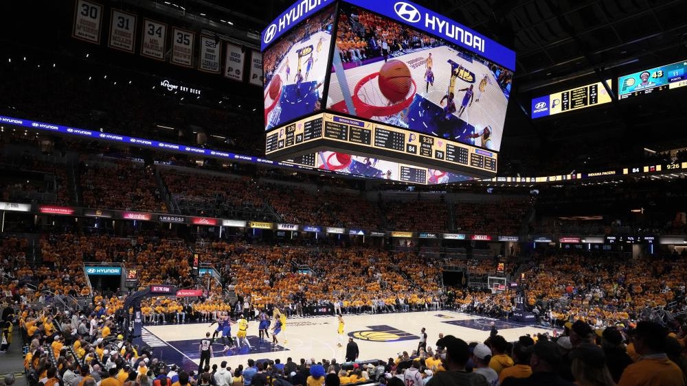 Man charged with stabbing Knicks fans at Indiana brewery during playoff series