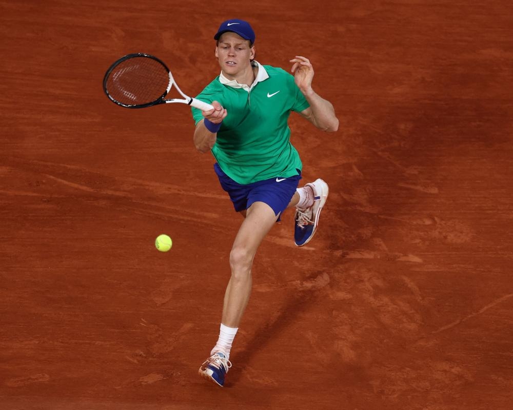 Jannik Sinner sees off defiant Djokovic to set up dream final against Alcaraz