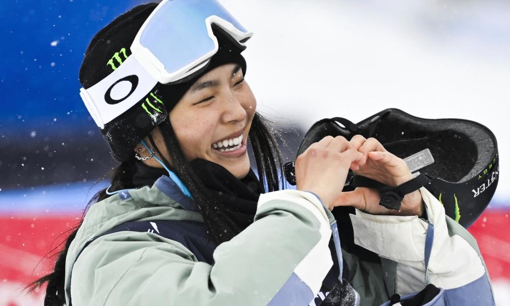 Chloe Kim wins halfpipe world title and nails down spot on 2026 Olympic team