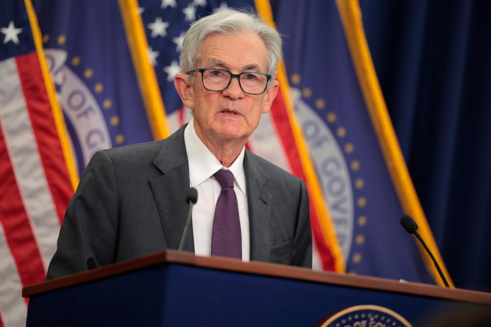Trump steps up attacks on Fed's independence amid interest rates row