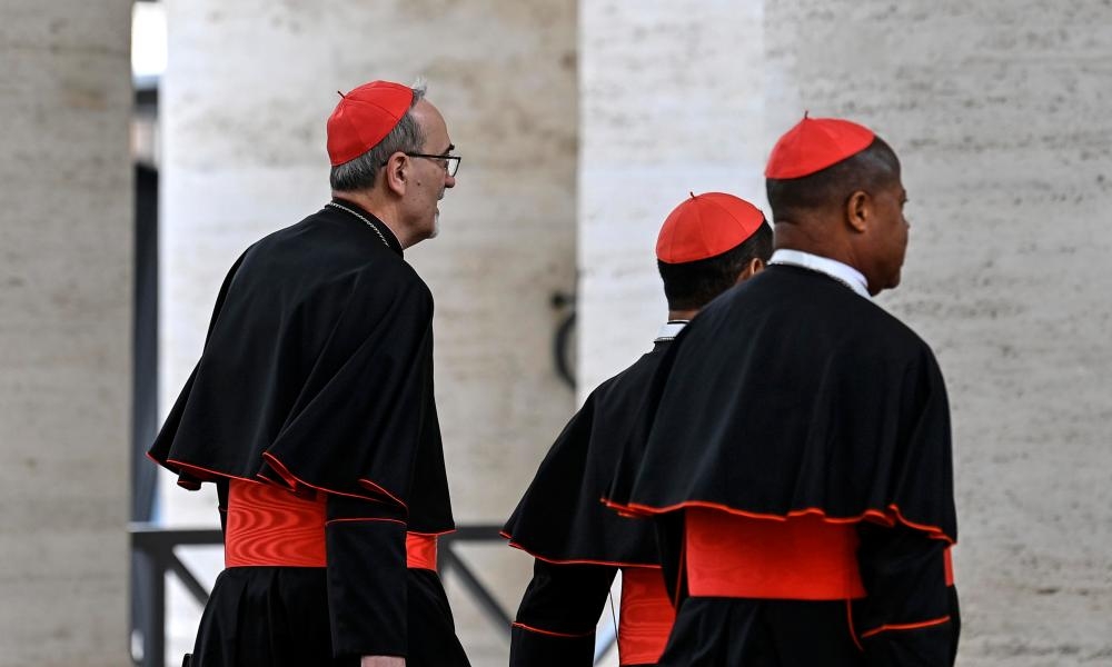 How does the conclave work and when will a new pope be chosen?