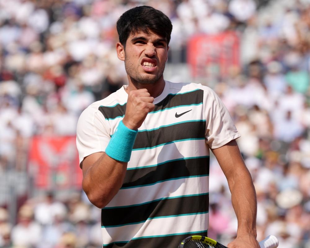 Carlos Alcaraz beats the heat in epic comeback against Munar at Queen's Club
