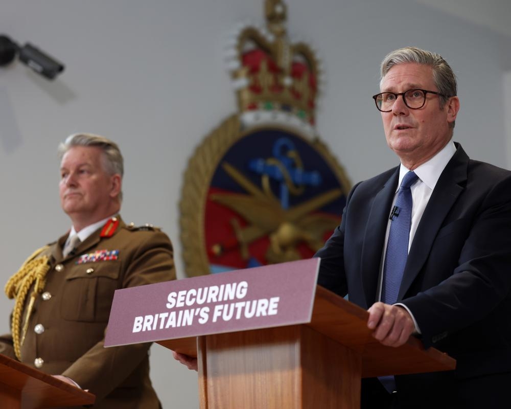 UK signs £3.4bn deal to cede sovereignty over Chagos Islands to Mauritius