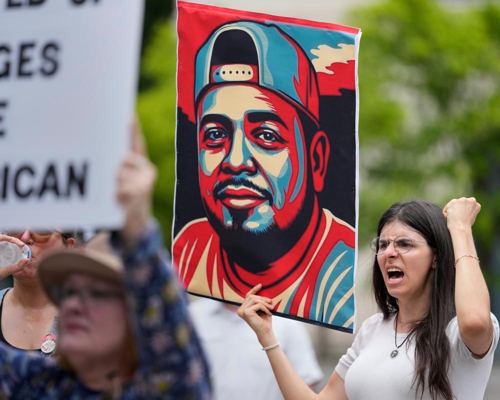Kilmar Ábrego García was tortured in Salvadorian prison, court filing alleges