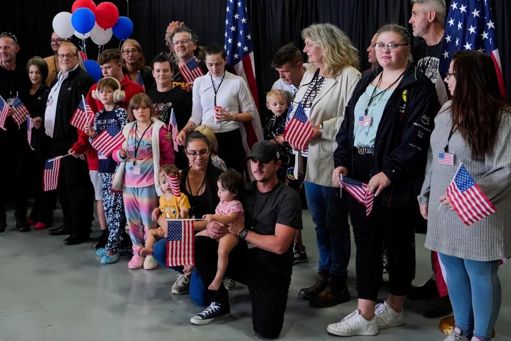 First white South Africans arrive in US after Trump grants them refugee status