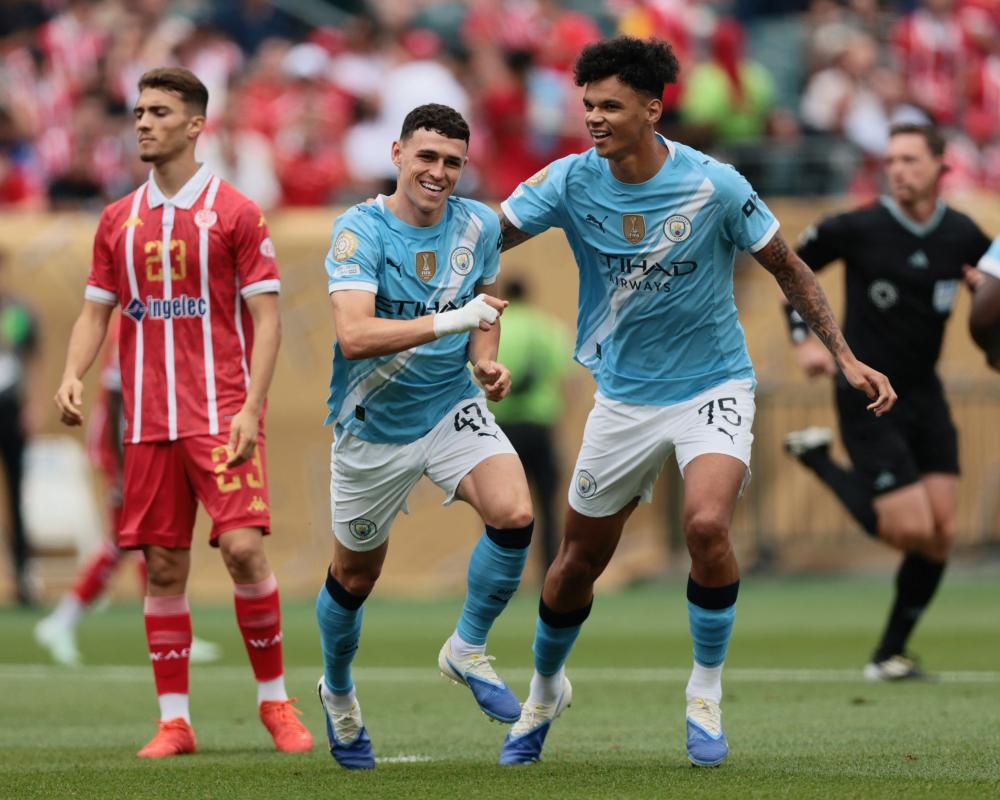 Phil Foden stars in Manchester City win over Wydad AC but Rico Lewis sees red