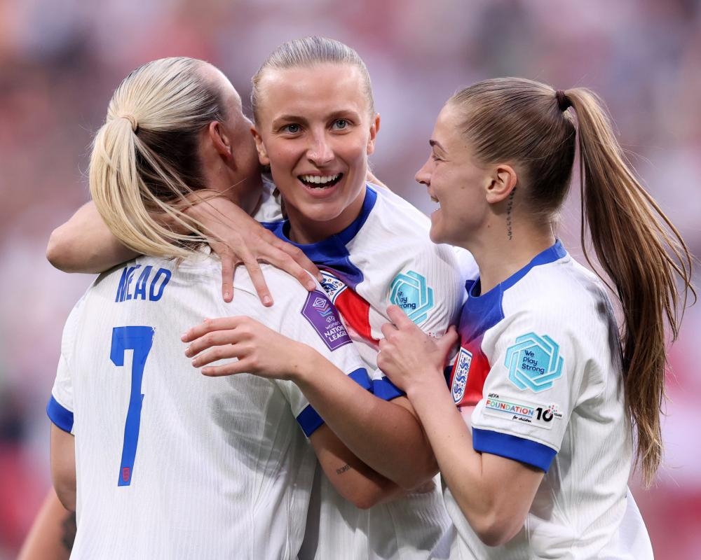 Beever-Jones' rapid hat-trick as England dismantle Portugal in Nations League