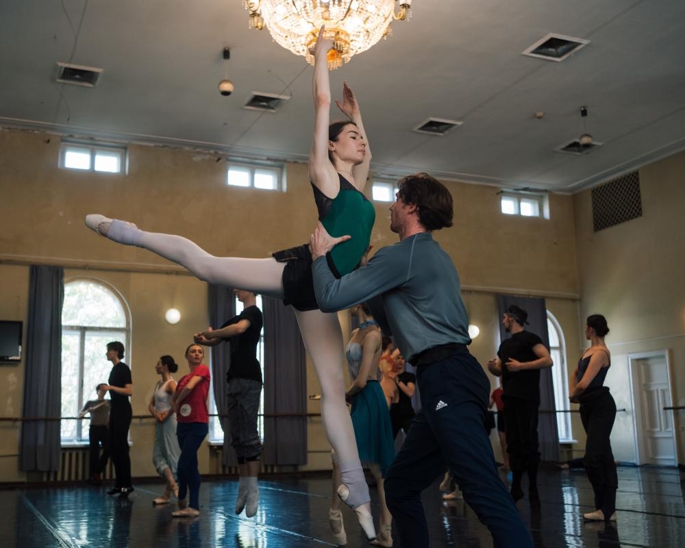 ‘It will lift the spirits': Kyiv to stage ‘most English of ballets' after Russian repertoire boycott