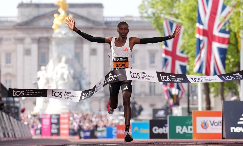 Novice Sabastian Sawe wins blistering London Marathon as Alex Yee is 14th