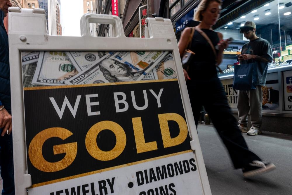 Gold fever makes a comeback as buyers and bankers recoil from uncertainty